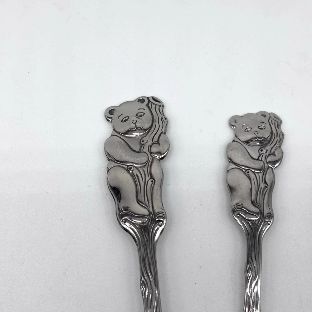 ONEIDA 4 Piece Baby/Toddler Spoons CUBBY BEAR Stainless Flatware